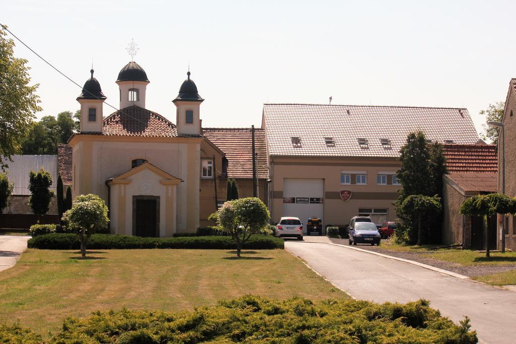 Penzion Piller Chvalín Exterior photo